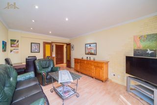 Piso  Calle de las huertas. Piso amplio de 3 habitaciones