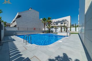 Casa adossada en Los Llanos-Valle Pardo. Chalet adosado en venta en calle severo ochoa los llanos - valle