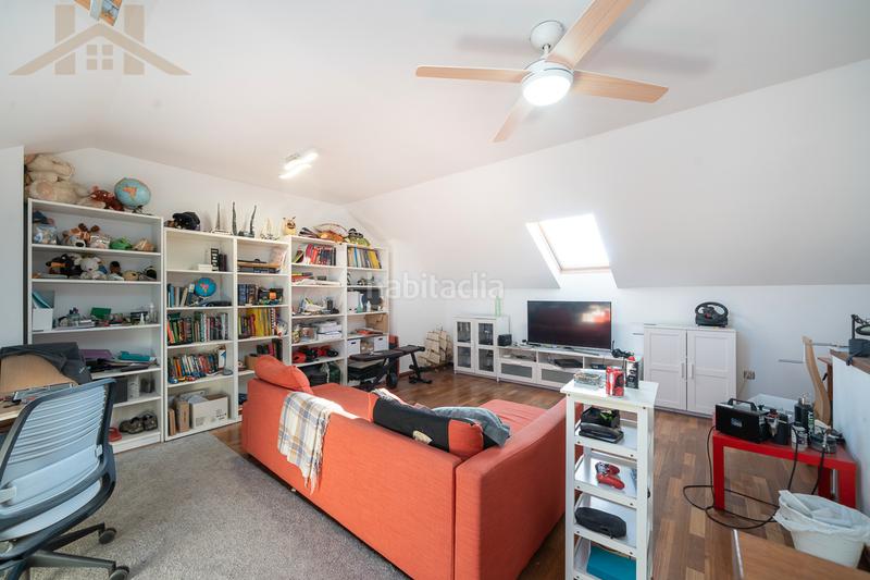 Foto 316ad12d-87d5-4081-a370-36b82cc24969. Semi detached house with fireplace heating pool in Villanueva del Pardillo