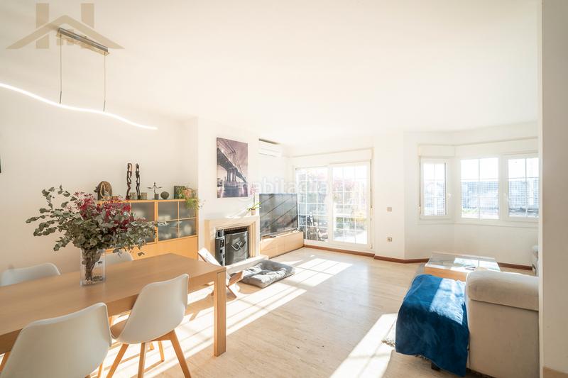 Foto c75bf7ce-f342-4302-9e30-328ddbc6a0d3. Semi detached house with fireplace heating pool in Villanueva del Pardillo