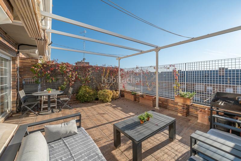 Foto dddc9752-c703-4a79-bde4-5b7b91e0a35f. Semi detached house with fireplace heating pool in Villanueva del Pardillo