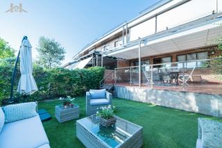 Casa adosada  Avenida de la fontanilla. Chalet adosado en venta en av fontanilla de la 7, centro comerci
