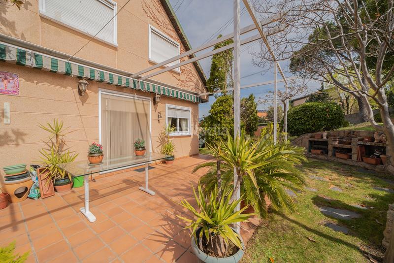 Foto b9843d65-93b0-41e9-a0db-1fe7a08764ad. Chalet  independiente, en parcela de 1300m. ubicado en la urbanización los peñascales, con accesibilidad inmediata a la a-6 en Torrelodones