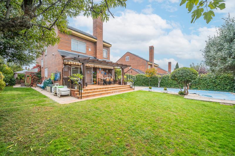 Foto 2ec8c2db-bfe7-43aa-876a-afb8de7cc1c1. Chalet mit kamin heizung parking pool in Los Ángeles-Jarandilla Torrelodones