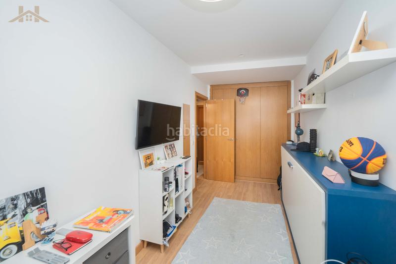 Foto 4084569d-cbdb-43dd-8355-ce2f2e276c9a. Reihenhaus mit heizung parking pool in Centro Comercial-Hospital Torrelodones