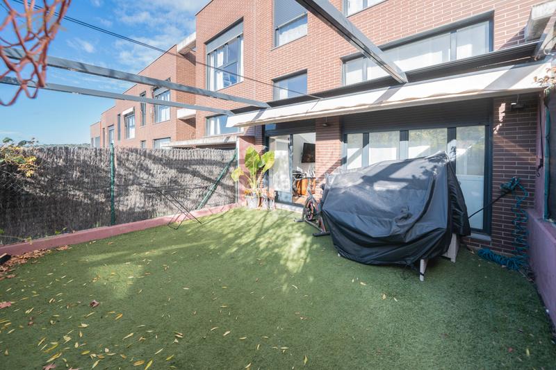 Foto f3d00064-2df7-4136-8e8f-8d936b8a7e28. Reihenhaus mit heizung parking pool in Centro Comercial-Hospital Torrelodones