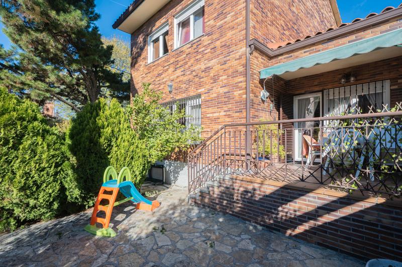 Foto f710d59d-990b-49f6-8f6f-50b0456150e5. Chalet con riscaldamento parcheggio in Colonia Torrelodones