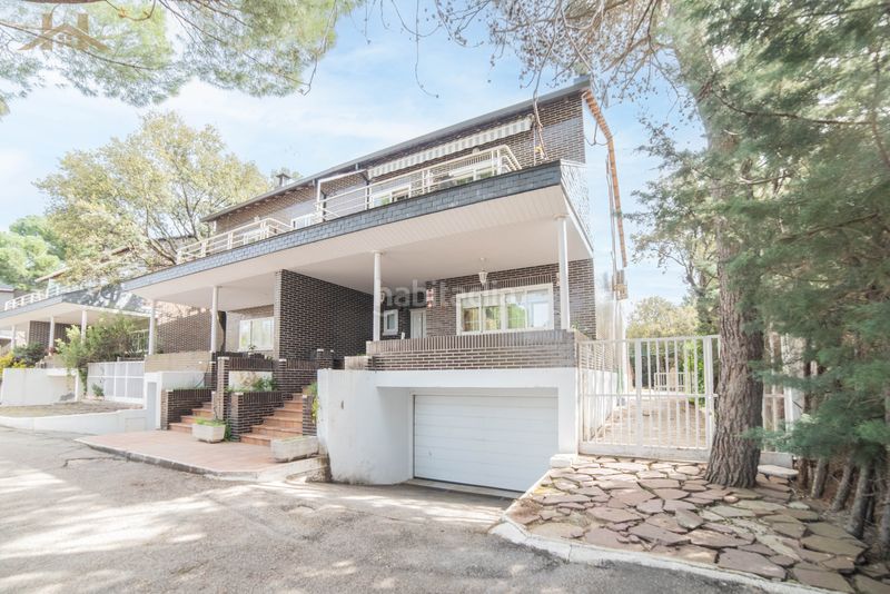 Foto 1e132592-d847-452c-b0dc-7da7102e6182. Casa aparellada a Parquelagos-Puente Nuevo Galapagar