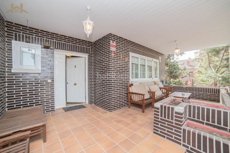 Foto acc859fe-7a9c-4b63-b3dd-c3743cb6d80d. Casa aparellada a Parquelagos-Puente Nuevo Galapagar