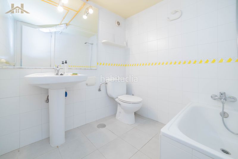 Foto ae436a2d-3b3f-46eb-8166-eb0f558886b9. Casa aparellada a Parquelagos-Puente Nuevo Galapagar