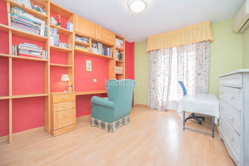 Foto c762c424-b783-47c1-97fe-549ae31ad1f6. Casa aparellada a Parquelagos-Puente Nuevo Galapagar