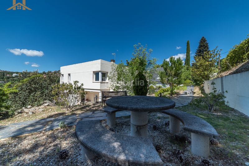 Foto a69bda68-76b1-4cc2-a7cd-be1d3b3eb119. Xalet amb xemeneia calefacció piscina a El Monte Torrelodones