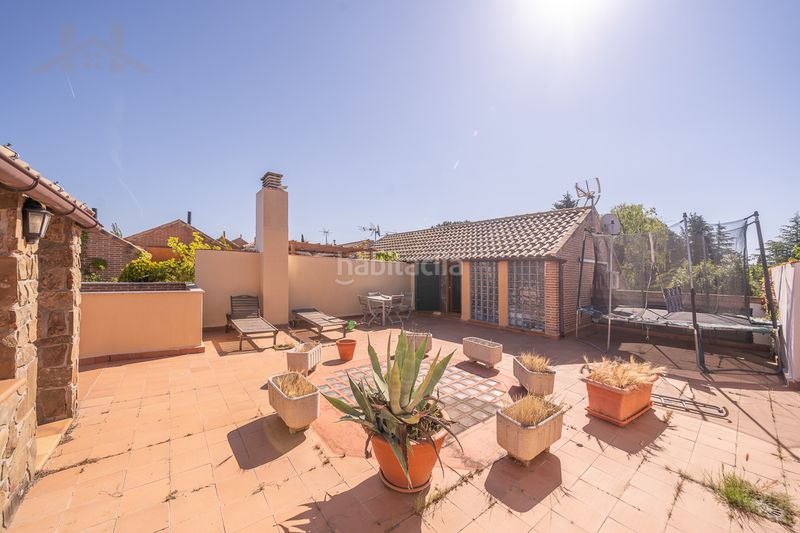 Foto 661c4965-3a4f-420d-b301-6559ae3877e5. Casa adossada amb xemeneia calefacció aparcament piscina a Torrelodones