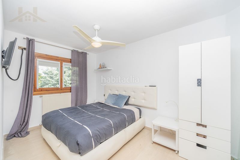 Foto d95b475f-5eb0-4465-8c67-733061a455f4. Casa adossada amb xemeneia calefacció aparcament piscina a Torrelodones