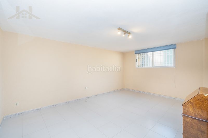 Foto b17c2204-5015-4fe3-b13e-a08238793f60. Casa aparellada amb xemeneia calefacció aparcament piscina a Torrelodones