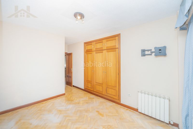 Foto b8e6c9e8-b970-48cf-965e-e3c86cb87818. Casa aparellada amb xemeneia calefacció aparcament piscina a Torrelodones
