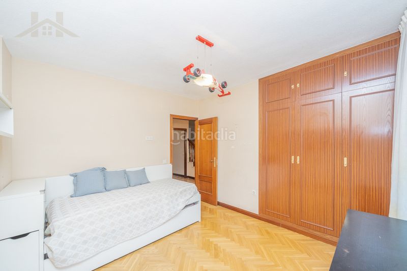 Foto d2db8725-abdd-4e9b-b454-0f92999dccba. Casa aparellada amb xemeneia calefacció aparcament piscina a Torrelodones