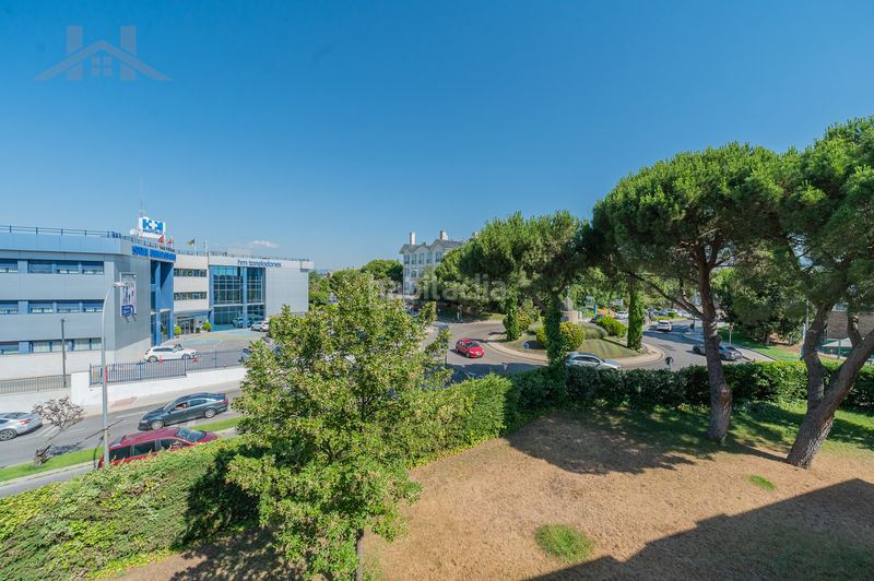 Foto ed3d8bdb-f90e-4b41-9953-d669e5f3b741. Dúplex amb calefacció aparcament piscina a Centro Comercial-Hospital Torrelodones