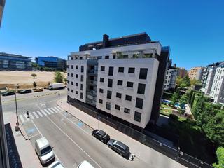 Pis  Valcarlos. Piso en venta en las tablas, 2 dormitorios.