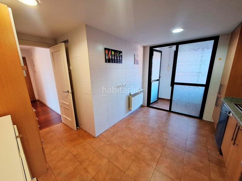 Foto b3a06128-f5da-442c-9bdf-c82856c85370. Etagenwohnung mit heizung parking in Sanchinarro Madrid