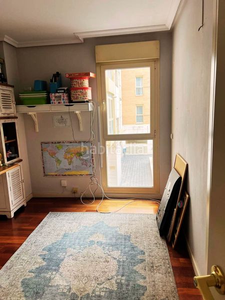 Foto 07db6fad-839d-41b2-812d-4541524e05a5. Pis amb calefacció aparcament a Sanchinarro Madrid