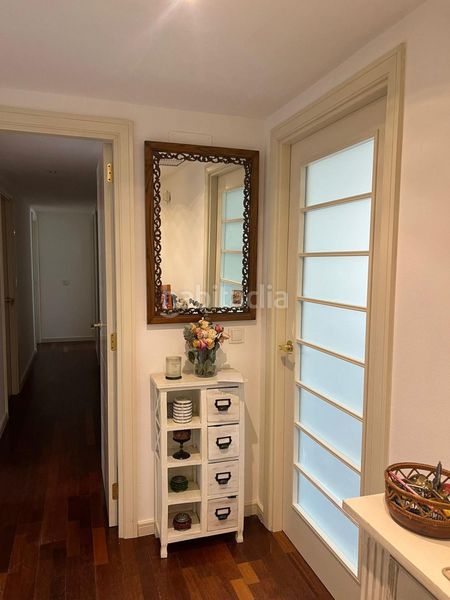 Foto 3981a436-a369-49e2-ba6b-742a50de9cb7. Pis amb calefacció aparcament a Sanchinarro Madrid