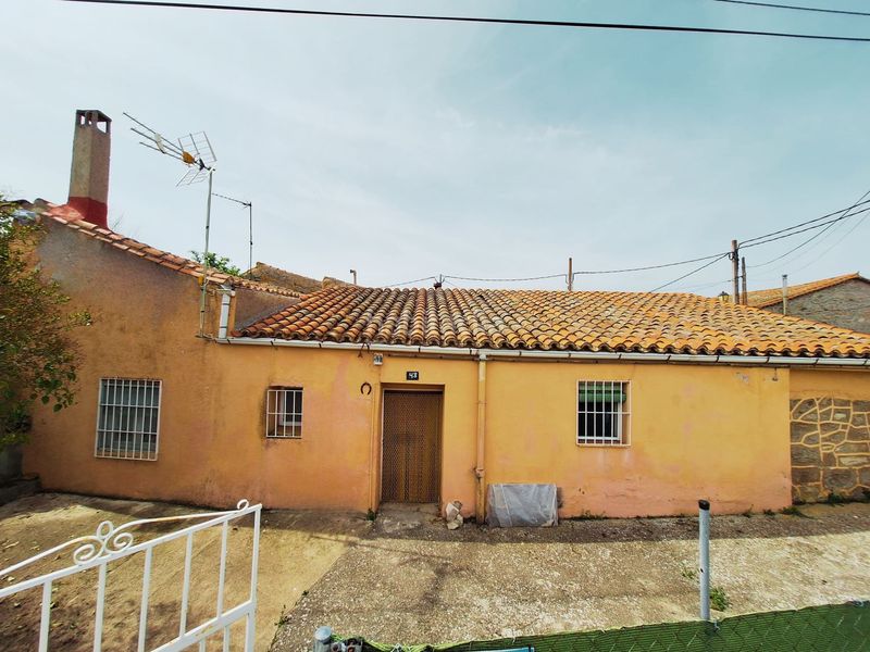 Foto f2465c80-d4a7-405a-abfb-72832bd3a495. Casa amb calefacció a Zona Rural Ávila