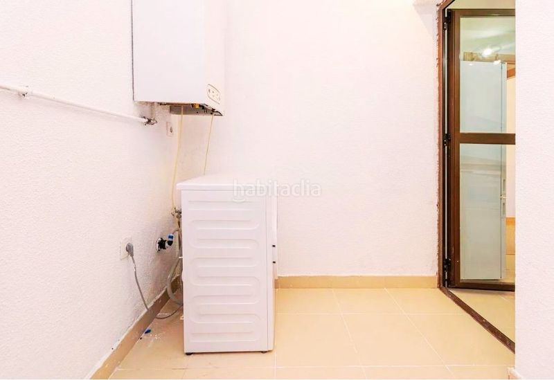 Foto 4190b3c7-fee3-4003-99e9-86a3851838e7. Pis amb calefacció aparcament a Las Tablas Madrid