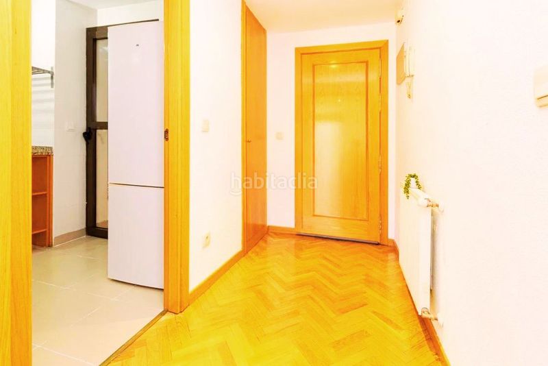 Foto f75f6d01-8711-4076-9602-06949111c87c. Pis amb calefacció aparcament a Las Tablas Madrid