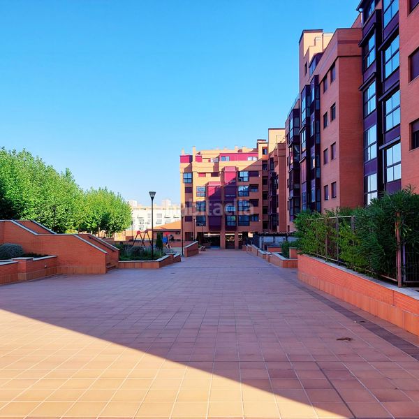 Foto aed64bdf-44b9-4ec9-bacb-2c66ffcdc0d7. Pis amb calefacció aparcament a Las Tablas Madrid