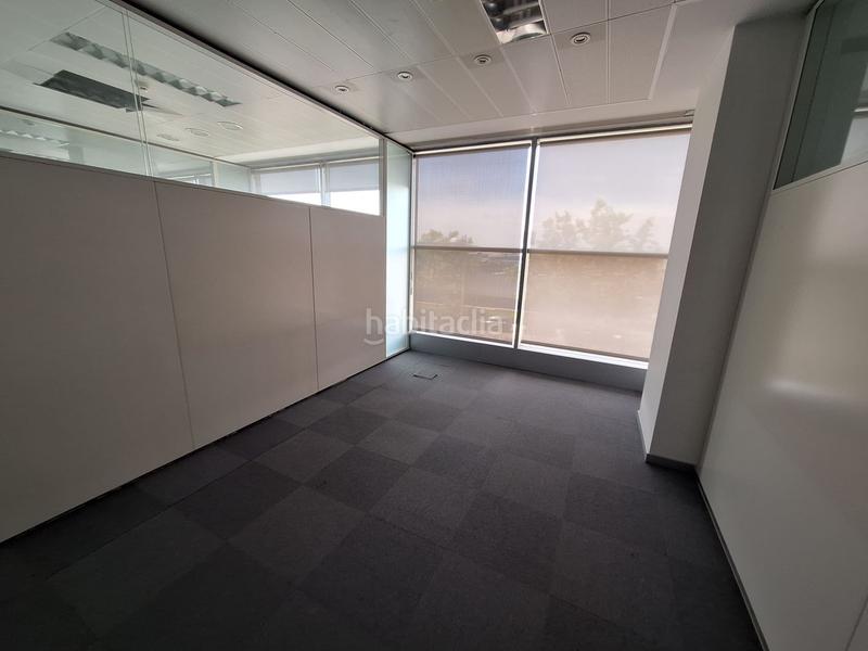 Foto a00776a9-a105-4de9-a6e9-7136b9365f58. Oficina  en venta en h2o centro comercial. en Rivas - Vaciamadrid