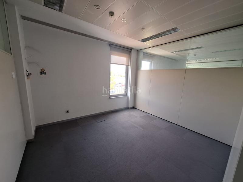 Foto ea6bffe5-eb16-4ed4-bdc2-fa3fd2793c06. Oficina  en venta en h2o centro comercial. en Rivas - Vaciamadrid