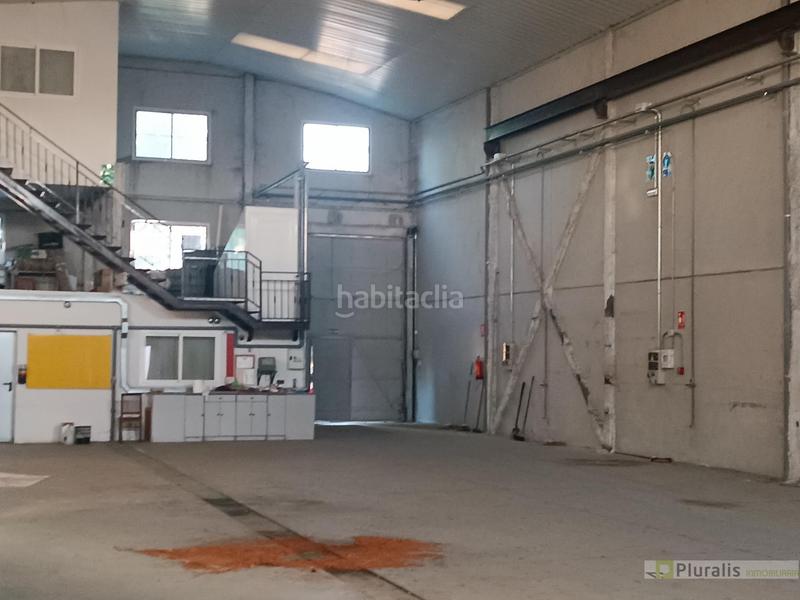 Foto ae62318a-62ae-45d6-9465-7cf252f8ecb4. Location bâtiment à usage industriel dans Reyes Parla