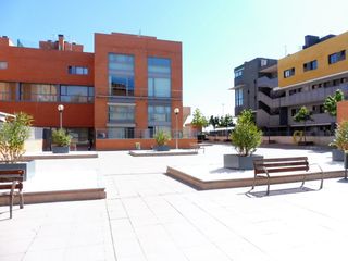 Zweistöckige Wohnung in Calle Pedrezuela