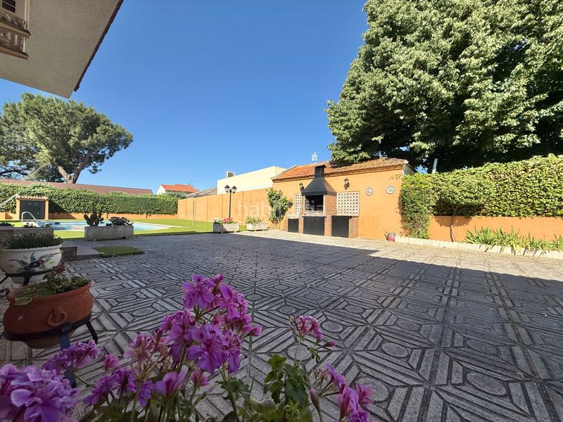Foto a1a33912-4802-4668-90ef-bef8d1aa76a1. Xalet amb xemeneia calefacció aparcament piscina a Griñón