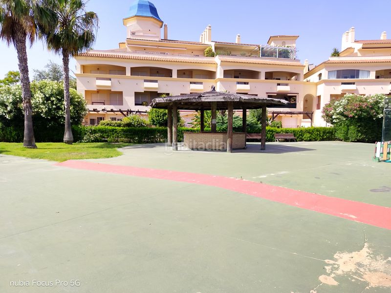 Foto 06de93b7-6f67-492b-b083-0c4807dc2be9. Casa aparellada amb calefacció aparcament piscina a Rota