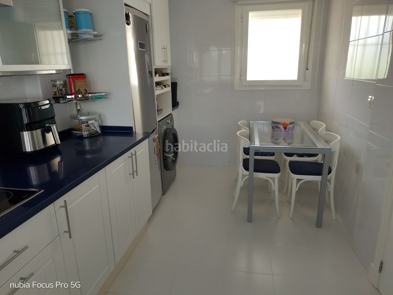 Foto 19bac7b1-144a-4a67-b5f8-369a0319a771. Casa aparellada amb calefacció aparcament piscina a Rota