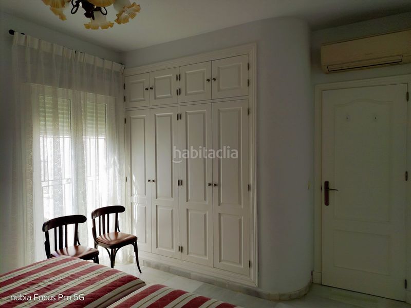 Foto b52b8c4e-c1c2-48c0-8e3d-33dae5b718e3. Casa aparellada amb calefacció aparcament piscina a Rota