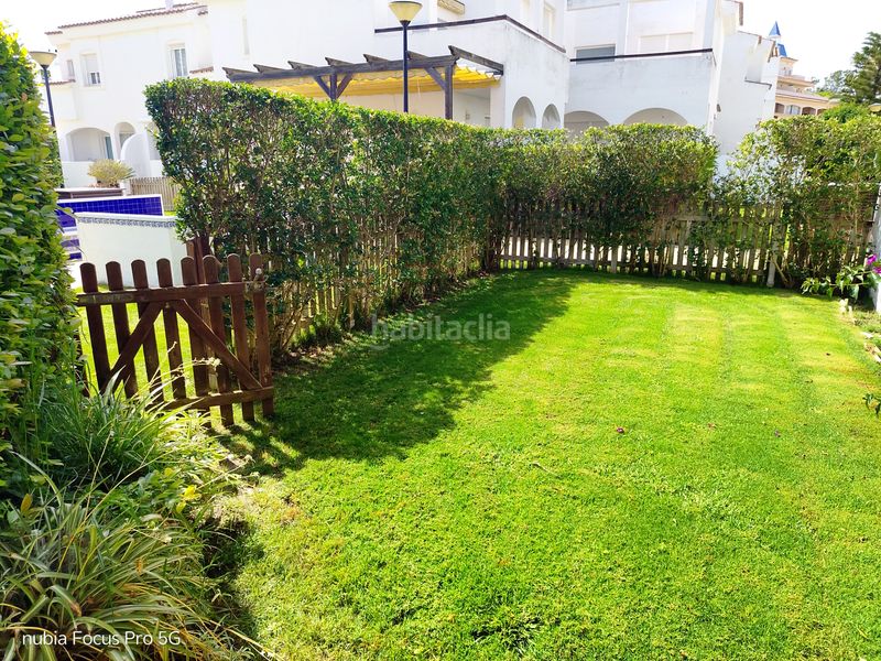 Foto bd47da93-166d-496d-b92d-dc01c69f4adf. Casa aparellada amb calefacció aparcament piscina a Rota