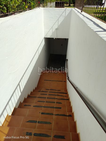 Foto c42846f6-84f9-43a6-bc93-f1d64ac3c7e3. Casa aparellada amb calefacció aparcament piscina a Rota