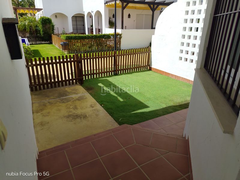 Foto d97d28c0-c684-4344-b4df-41072b91f98b. Casa aparellada amb calefacció aparcament piscina a Rota