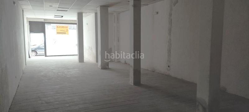 Foto f4b97c32-bf28-4880-abb1-3ad7e4152eb6. Location local commercial dans calle montero 32 dans Móstoles