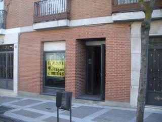 Local Comercial a Calle de juan rivera 3. Local comercial en venta o alquiler en el centro de navalcarnero