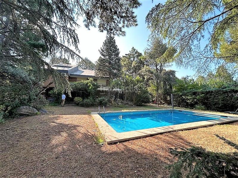 Foto 523e6d95-d9a7-4db1-ac46-2f9d3796d4b8. Chalet mit heizung parking pool in Las Marías Torrelodones