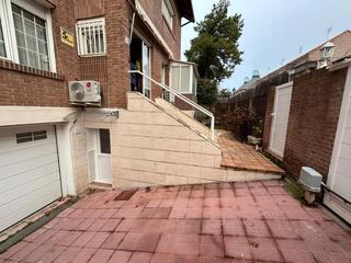 Rent Apartment in Colonia. Apartamento en planta baja de chalet pareado en torrelodones