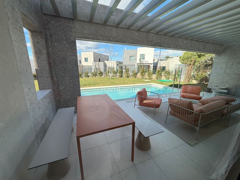 Foto 14e9aa6d-b649-40a7-aee1-16746884dec7. Casa bifamiliare in paseo de pascual saorín 4 in Las Marías Torrelodones