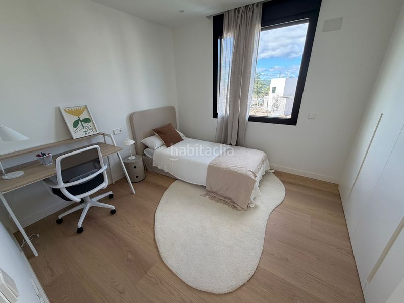 Foto aeb0c222-e442-4dd0-80f9-ca2c68efdcb8. Casa bifamiliare in paseo de pascual saorín 4 in Las Marías Torrelodones