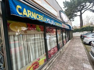 Location Local commercial à Colonia. Local comercial en alquiler