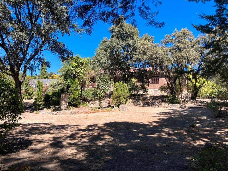 Foto ad1d0dc7-3a2f-4b23-bcf5-cb0a2df47490. Chalet con camino riscaldamento parcheggio piscina in Torrelodones
