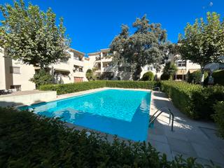 Location Appartement à Los Ángeles-Jarandilla. Piso en excelente ubicacion con piscina y trastero